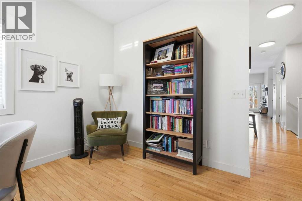 Single Family House for Sale in  Cougartown Circle SW Cougar Ridge Calgary 