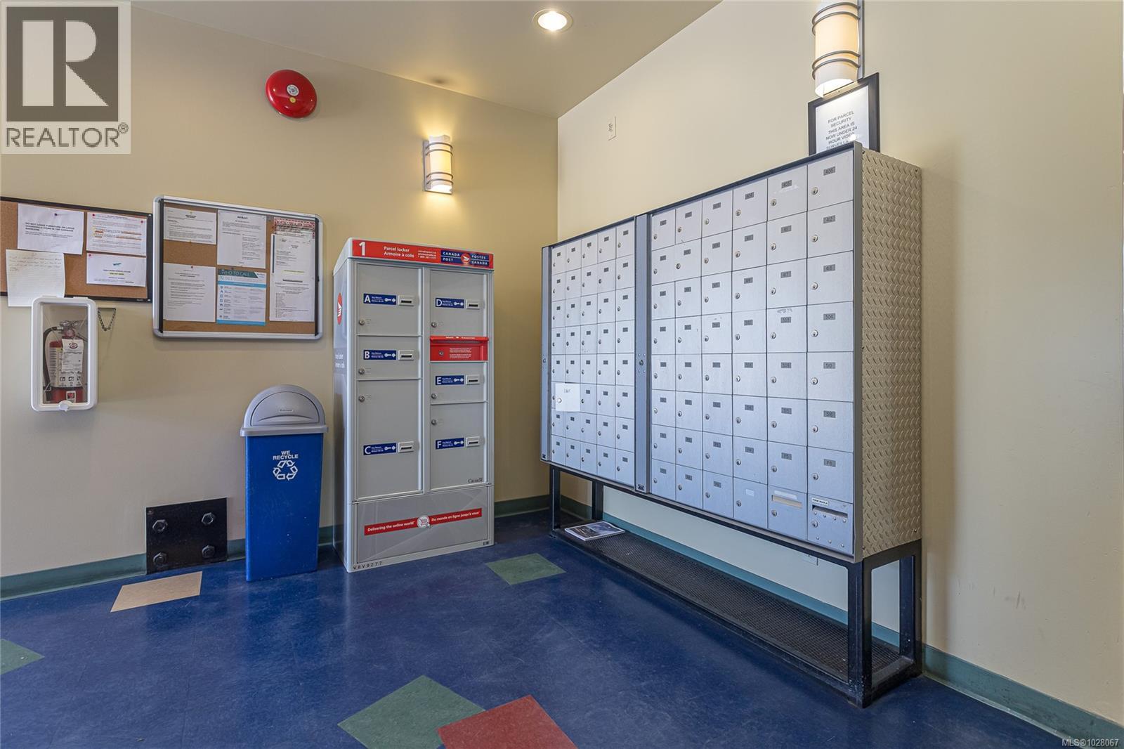 #411 1061 FORT ST - 29