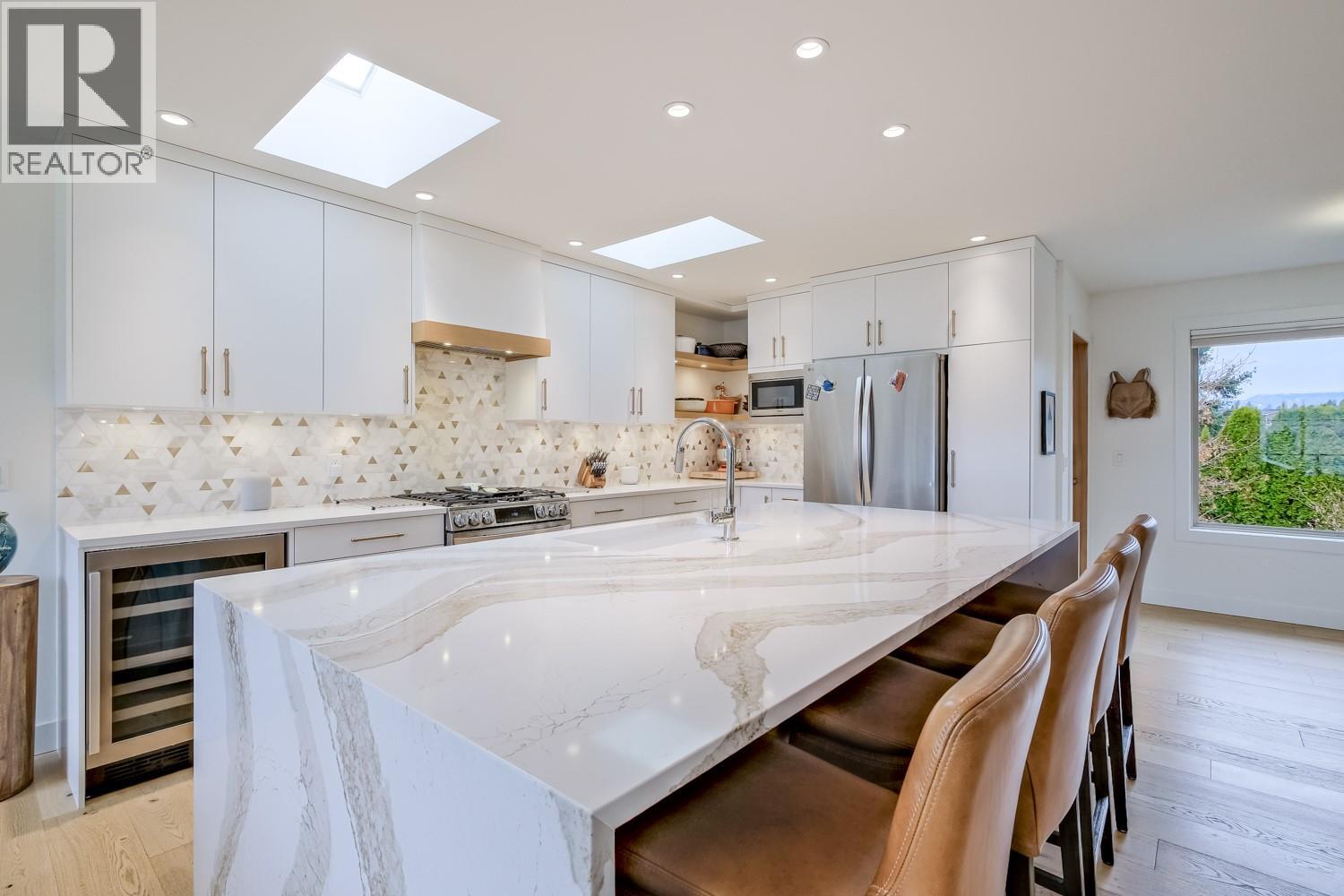 12628 Lake Vista Court, Lake Country