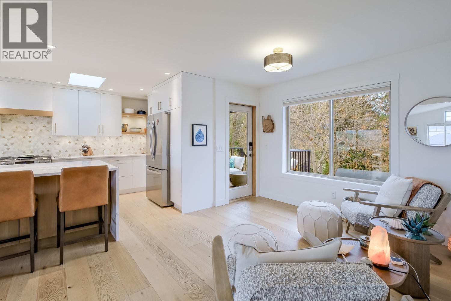 12628 Lake Vista Court, Lake Country