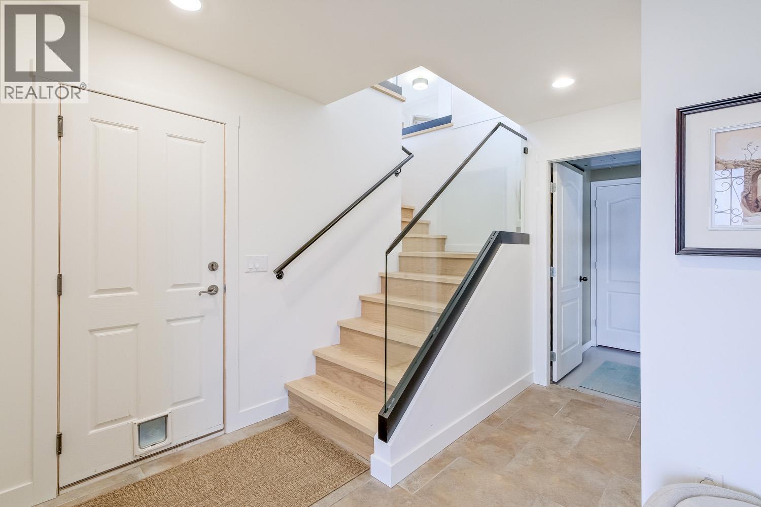 12628 Lake Vista Court, Lake Country