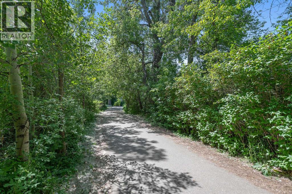 Single Family House for Sale in    Avenue SW Erlton Calgary 