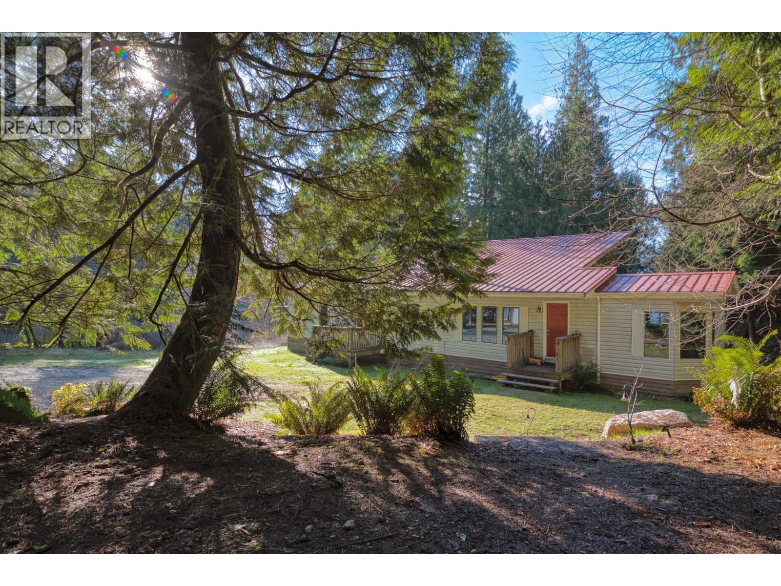 7103 SECHELT INLET ROAD, Sechelt
