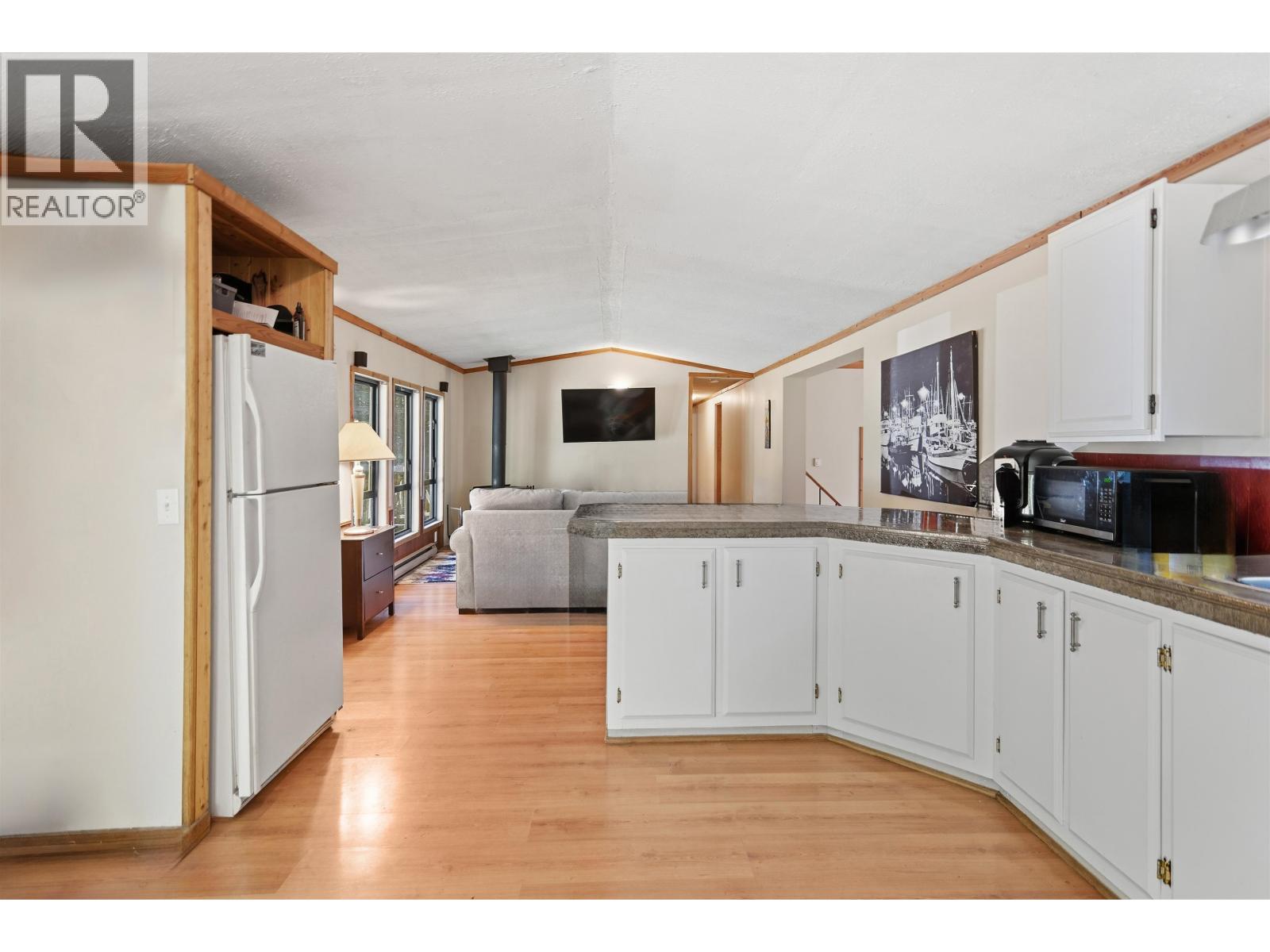 7103 SECHELT INLET ROAD, Sechelt