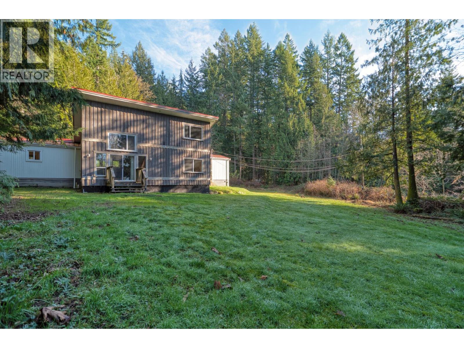 7103 SECHELT INLET ROAD, Sechelt