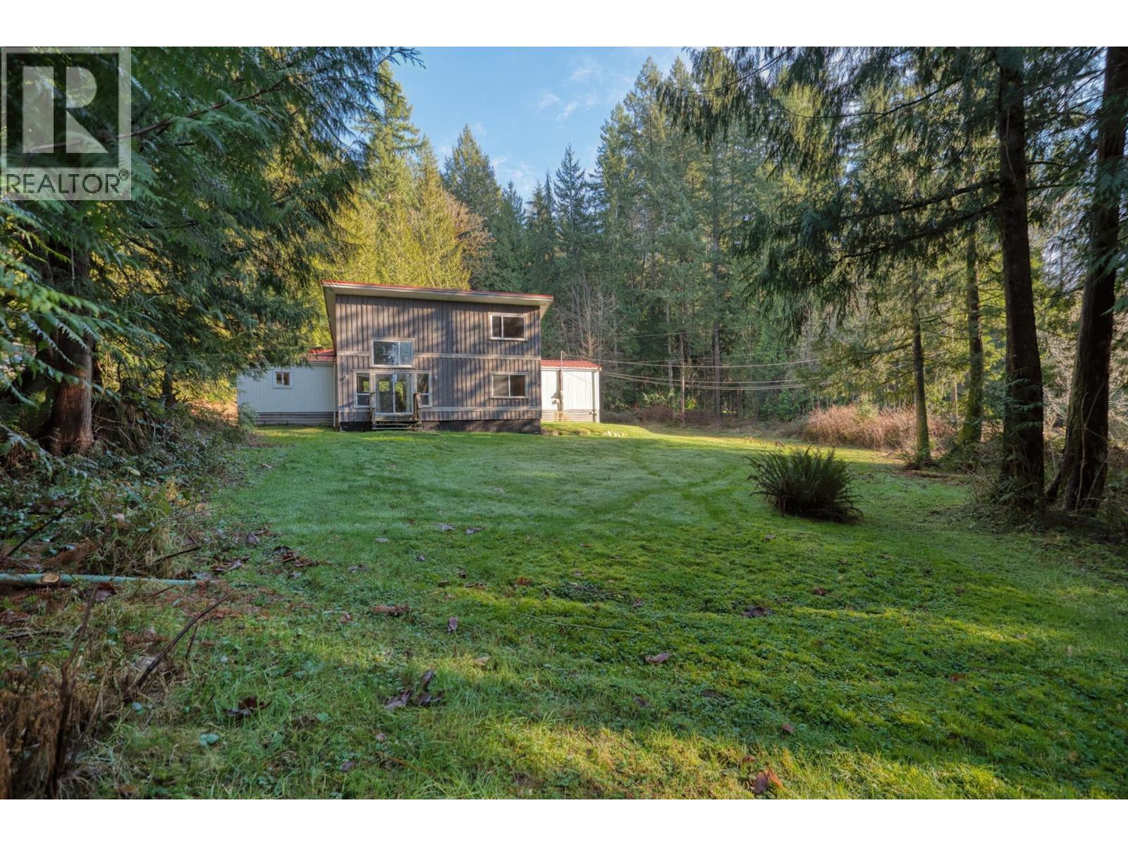 7103 SECHELT INLET ROAD, Sechelt