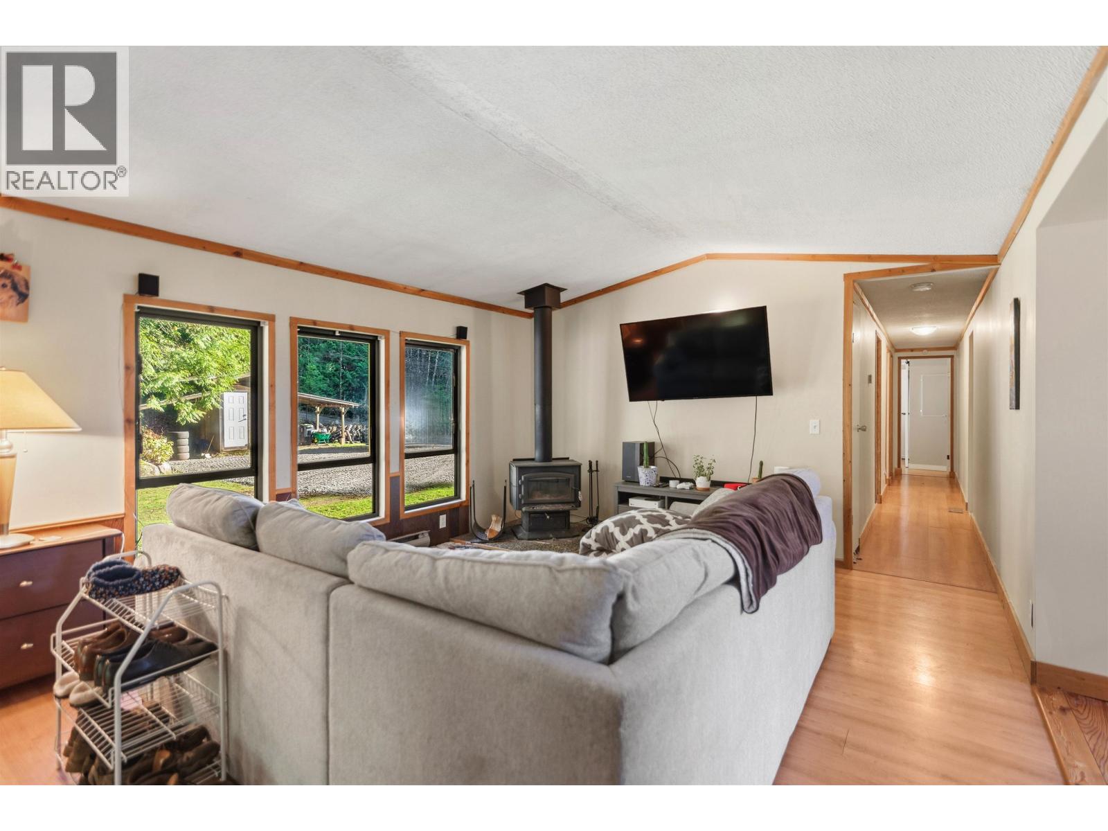 7103 SECHELT INLET ROAD, Sechelt