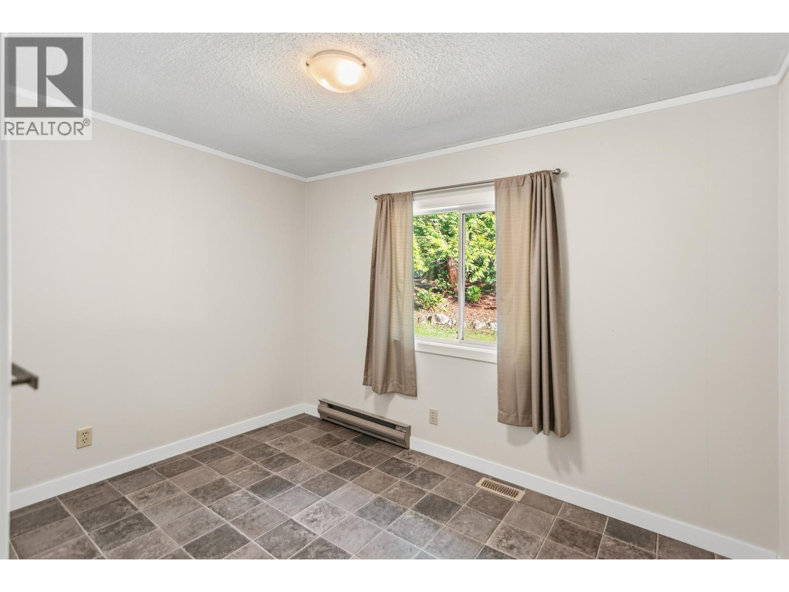 7103 SECHELT INLET ROAD, Sechelt