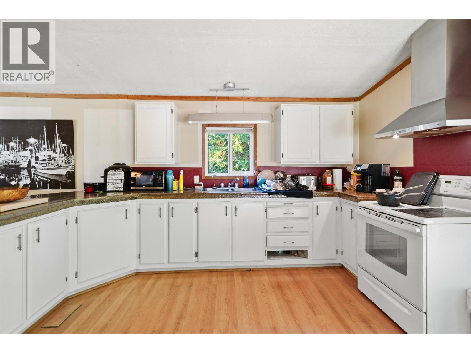 7103 SECHELT INLET ROAD, Sechelt