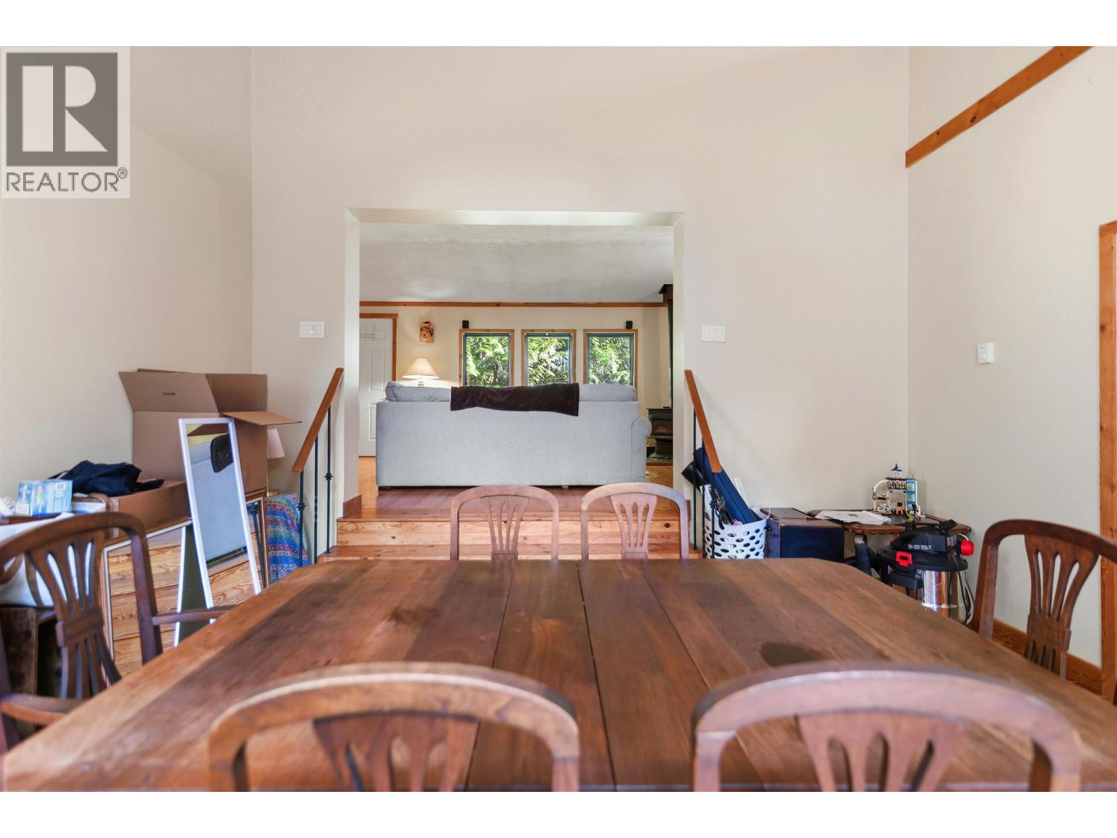 7103 SECHELT INLET ROAD, Sechelt