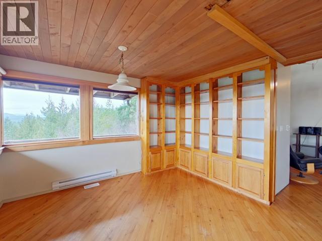 2005 RALPH ROAD, Powell River