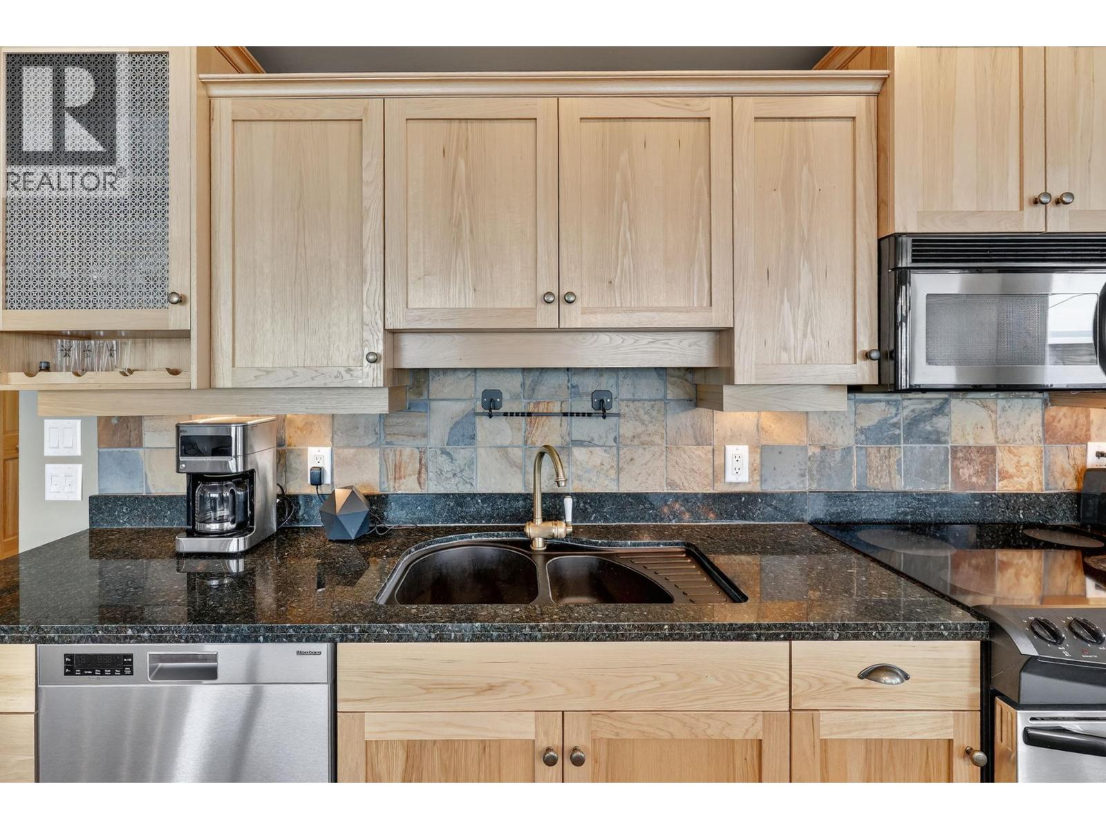 315 Whitehorse Lane Unit# 203, Big White