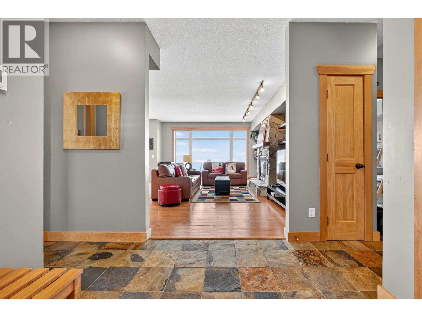 #203 315 Whitehorse Lane - 5