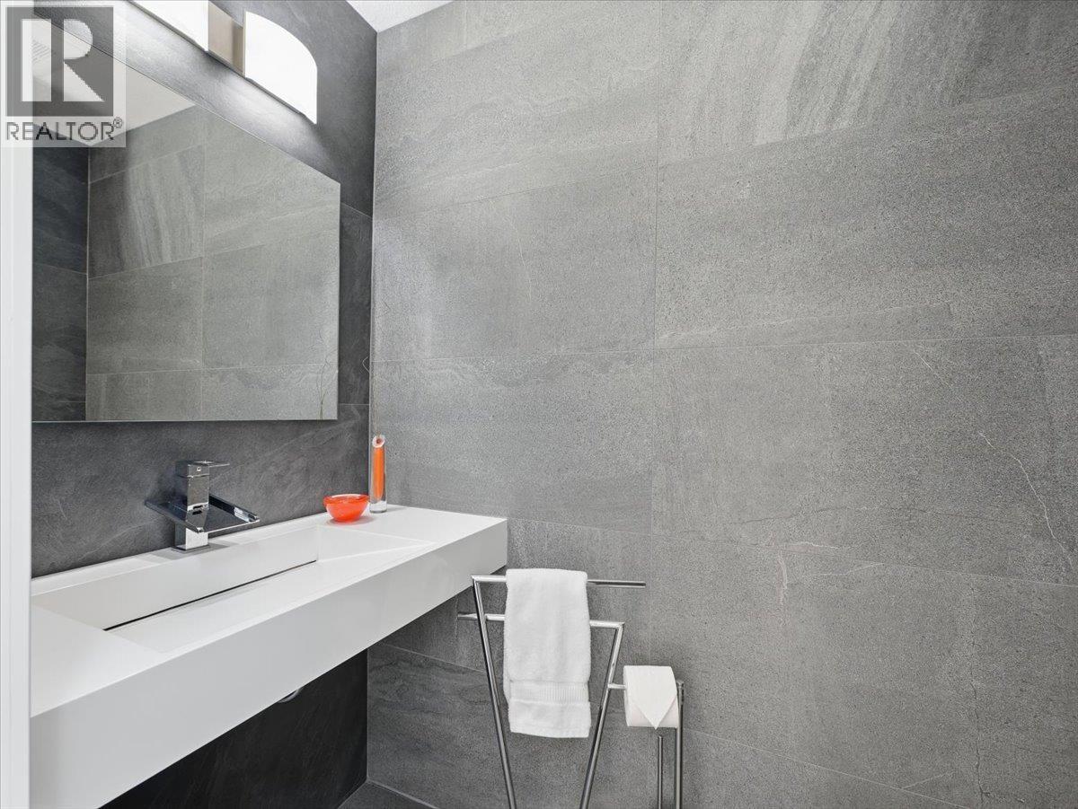 1260 SEYMOUR BOULEVARD, North Vancouver