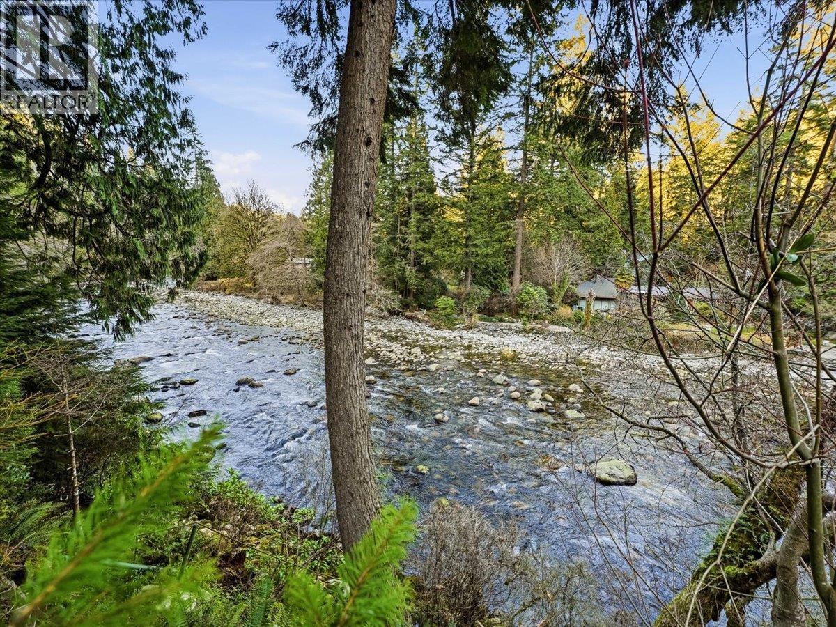 1260 SEYMOUR BOULEVARD, North Vancouver