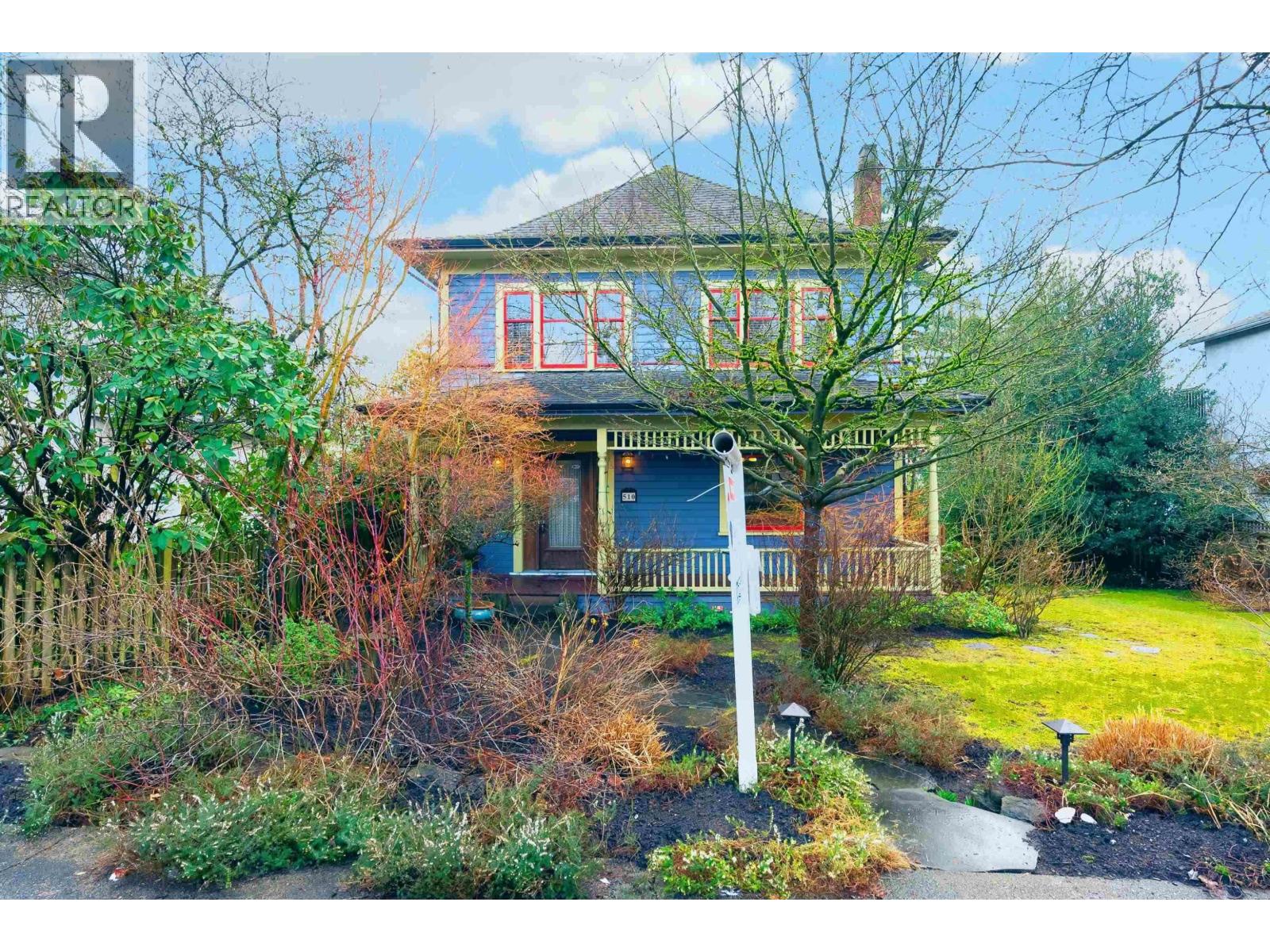 510 THIRD AVENUE, New Westminster