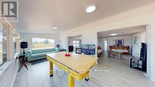4036 LAKESHORE ROAD - 7