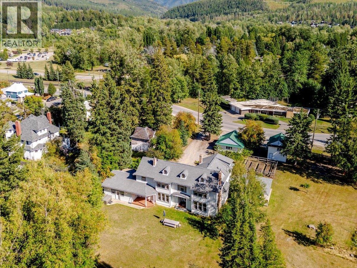 9 PARK Crescent - 13