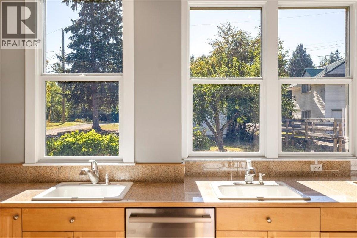 9 PARK CRESCENT - 36