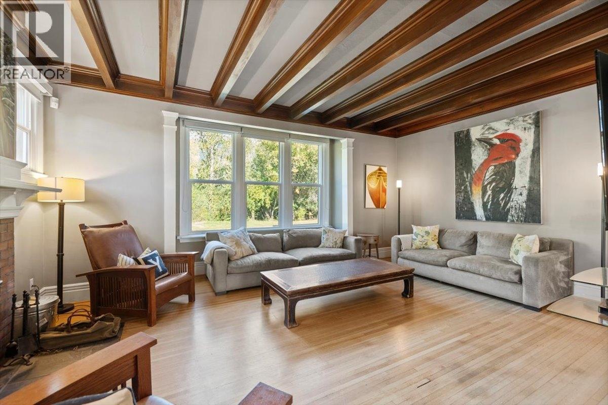 9 PARK CRESCENT - 46