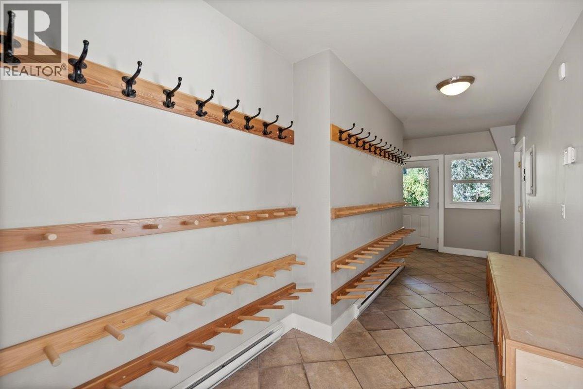 9 PARK CRESCENT - 55