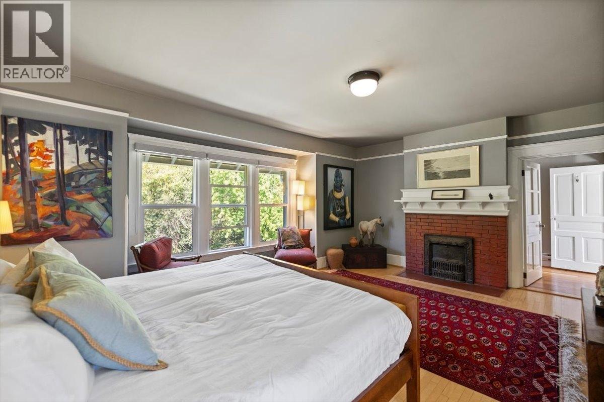 9 PARK Crescent - 62