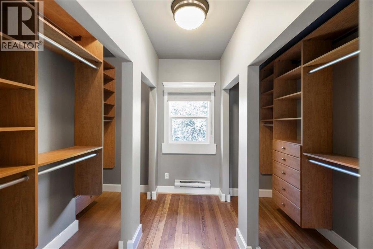 9 PARK CRESCENT - 65