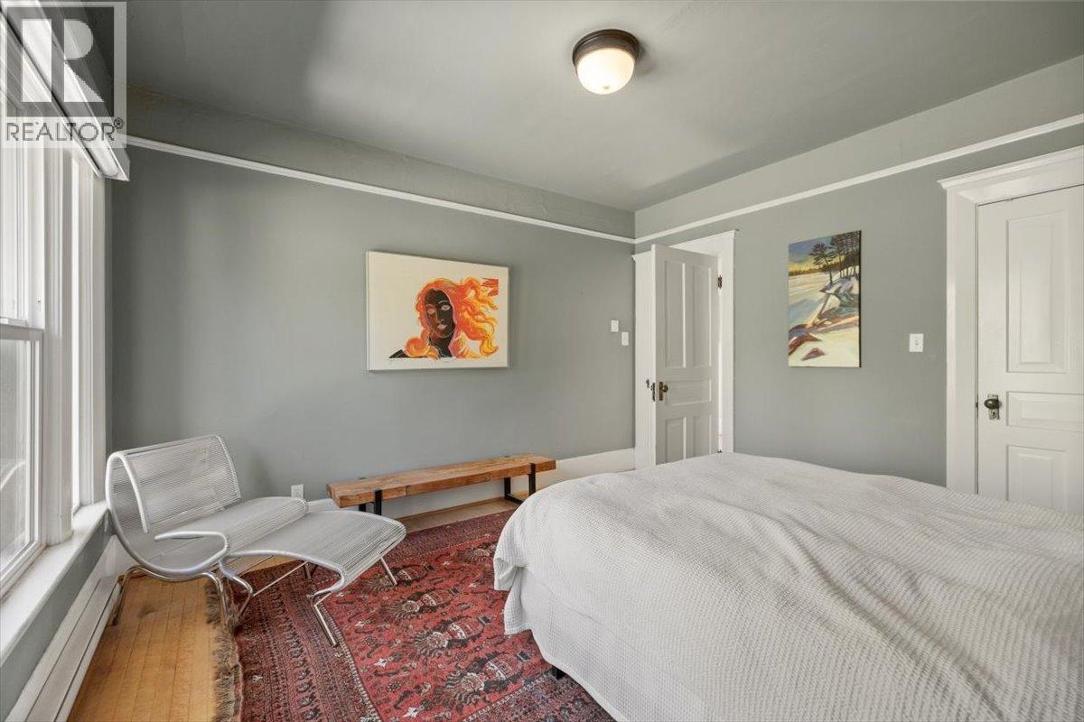 9 PARK Crescent - 73