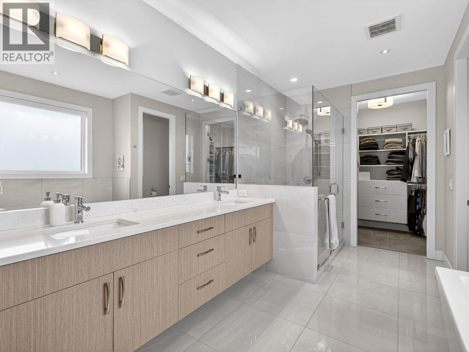 4579 Anhalt Road, Kelowna