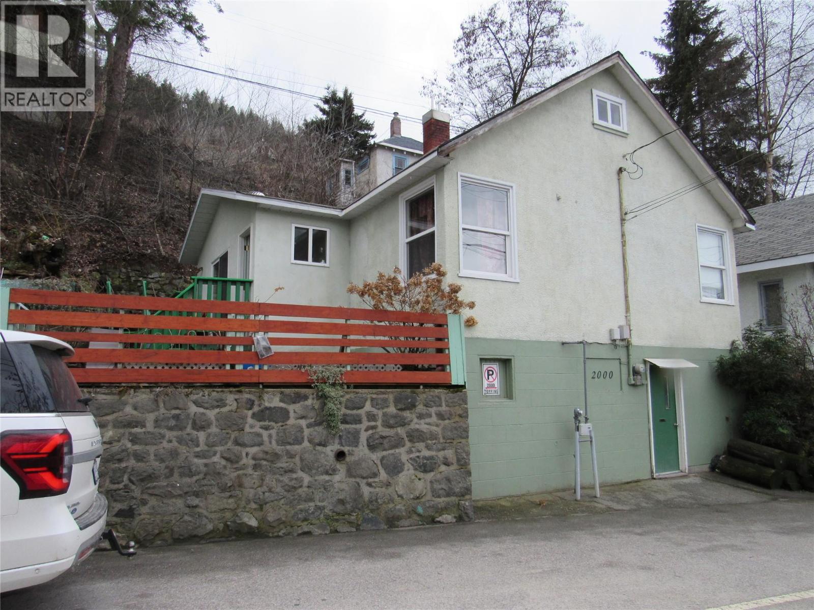 2000 TOPPING Street - 1