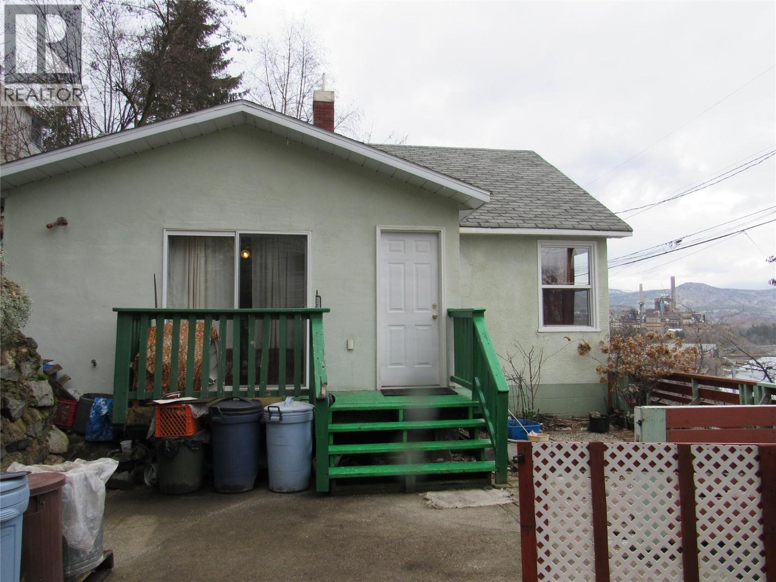 2000 TOPPING Street, Trail