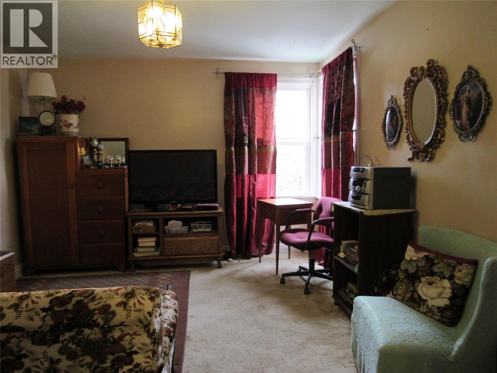 2000 TOPPING Street, Trail