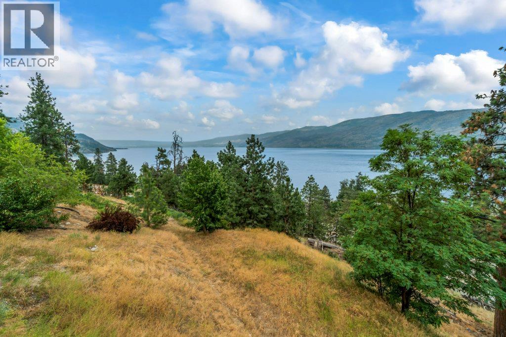 3949 Desert Pines Avenue, Peachland