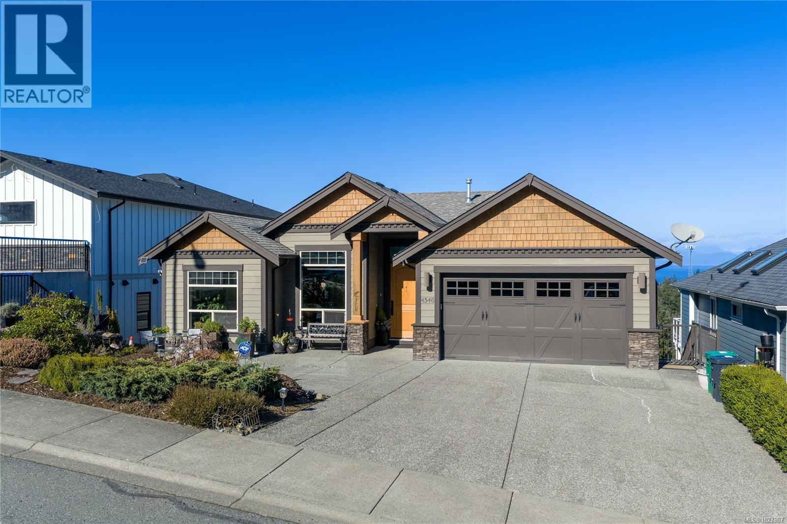 4546 LAGUNA WAY - 45