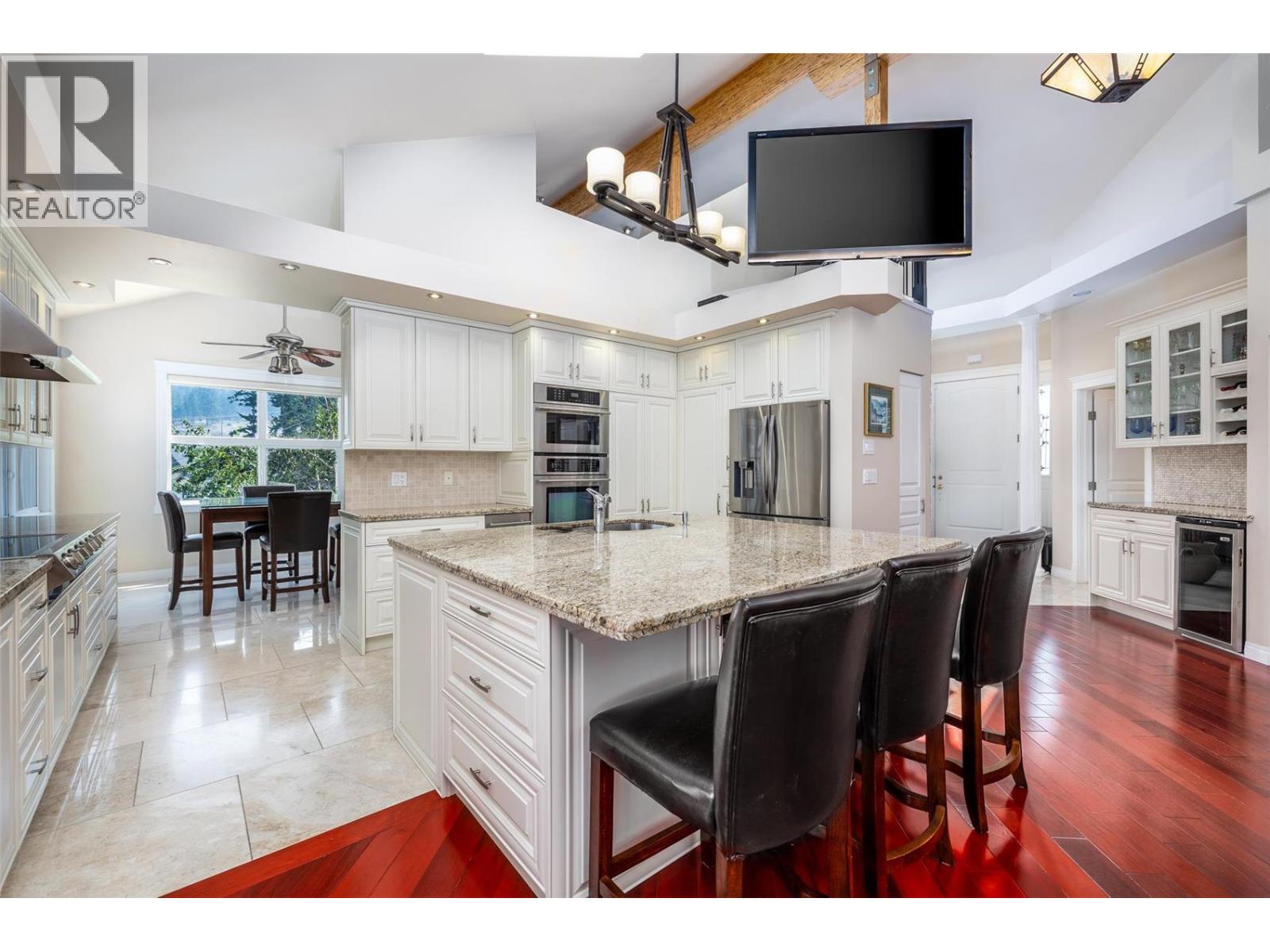 375 Trumpeter Court, Kelowna