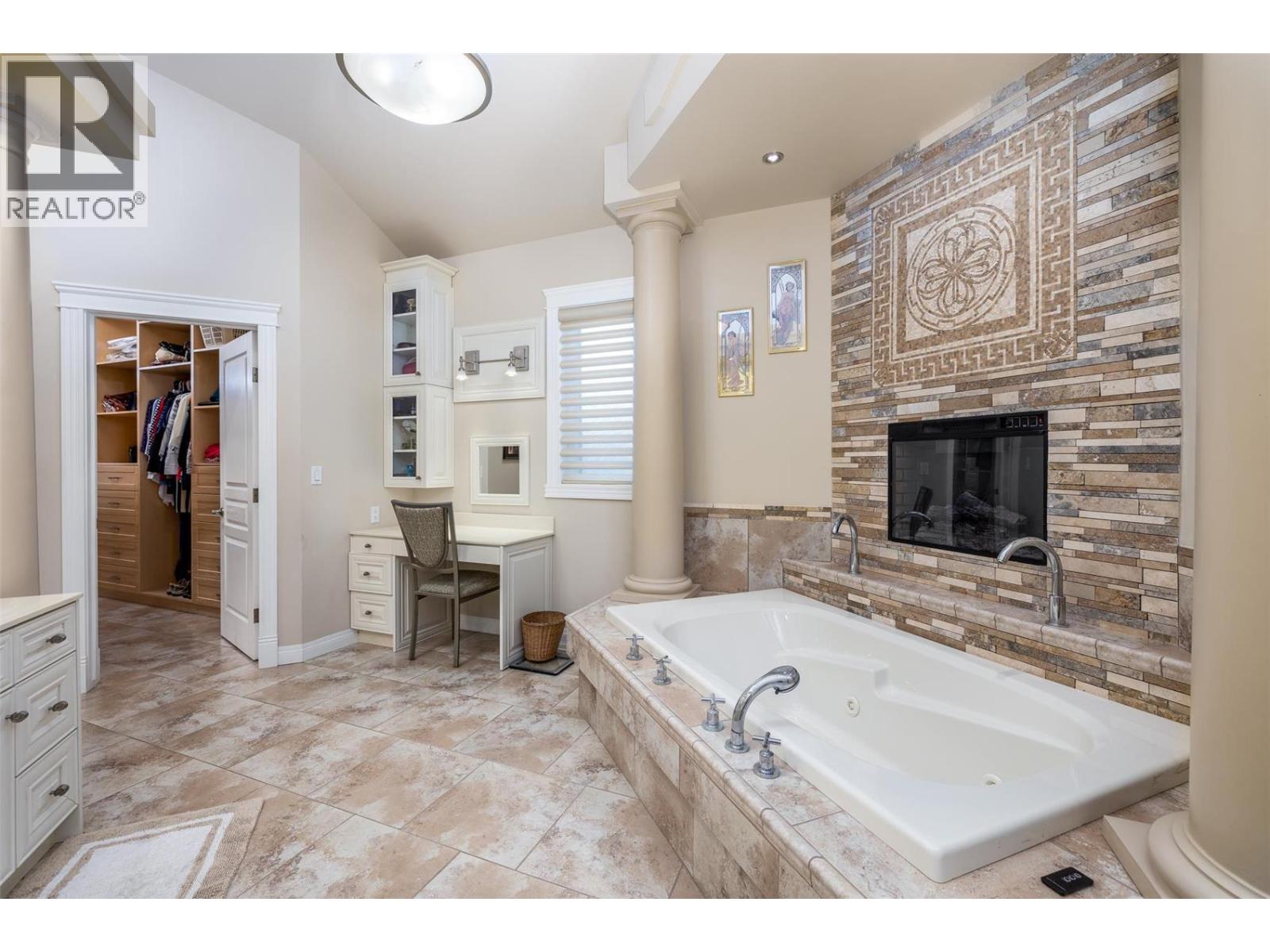 375 Trumpeter Court, Kelowna