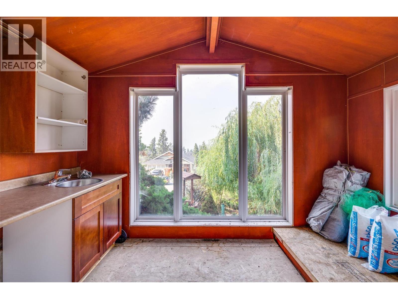 375 Trumpeter Court, Kelowna