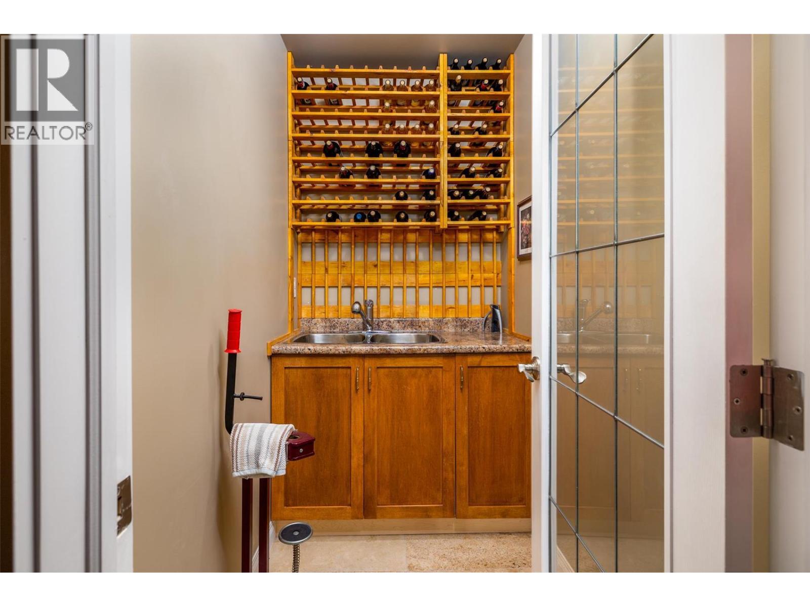 375 Trumpeter Court, Kelowna