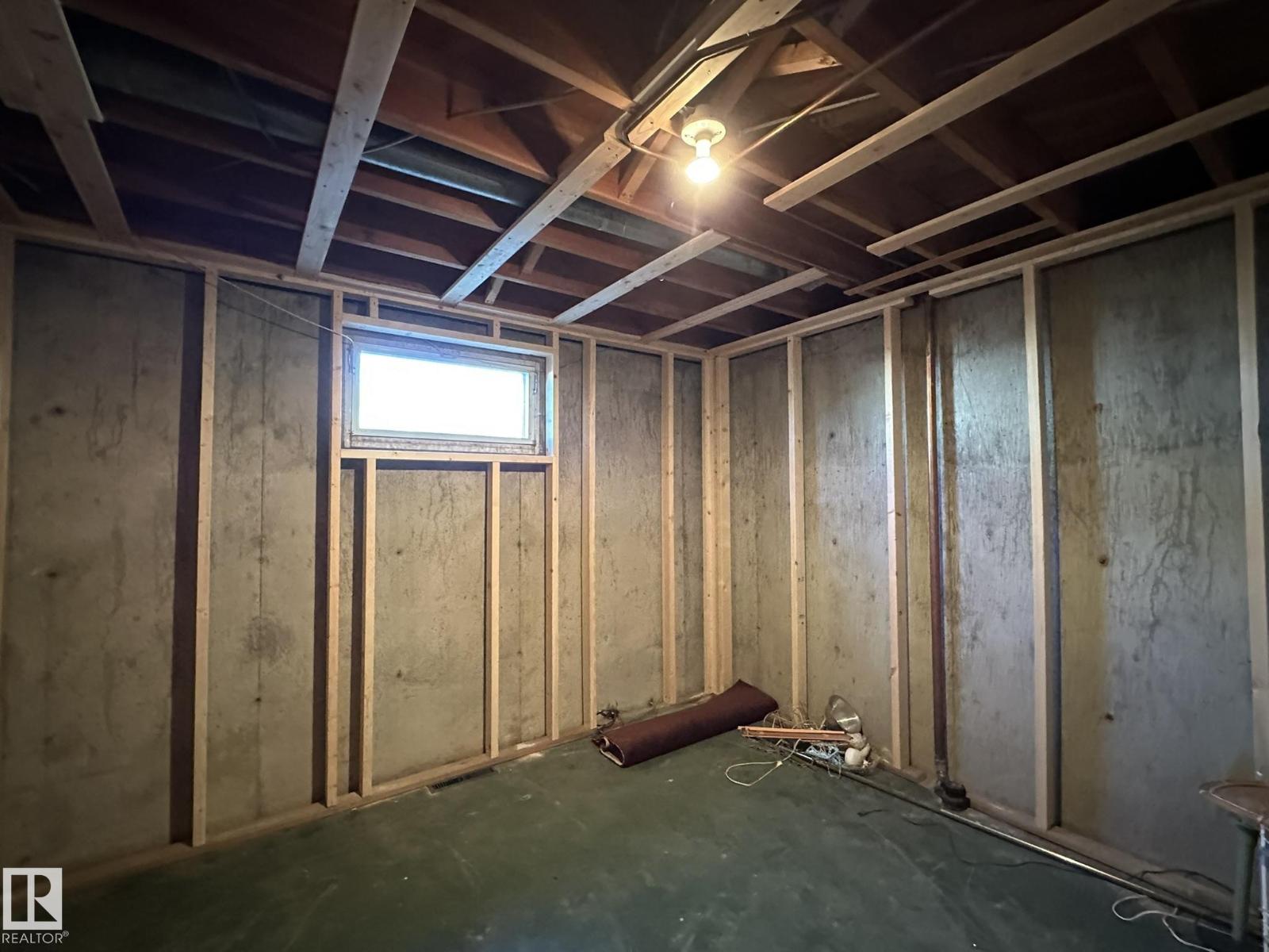 
          59528 152 Range Rd
            <br/>
            <span>Rural Smoky Lake County</span>
            , 
            <span>AB</span>
             <span>T0A0J0</span>
        