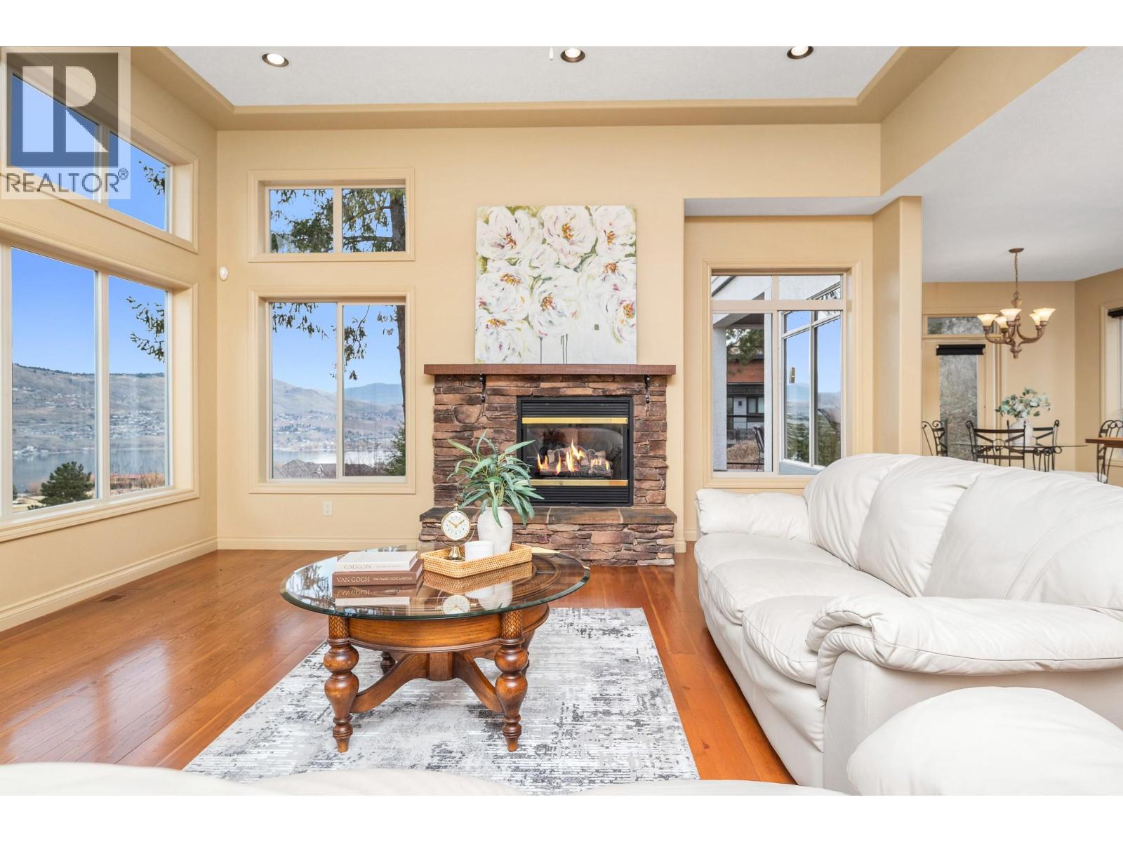 200 MELROSE COURT - 7