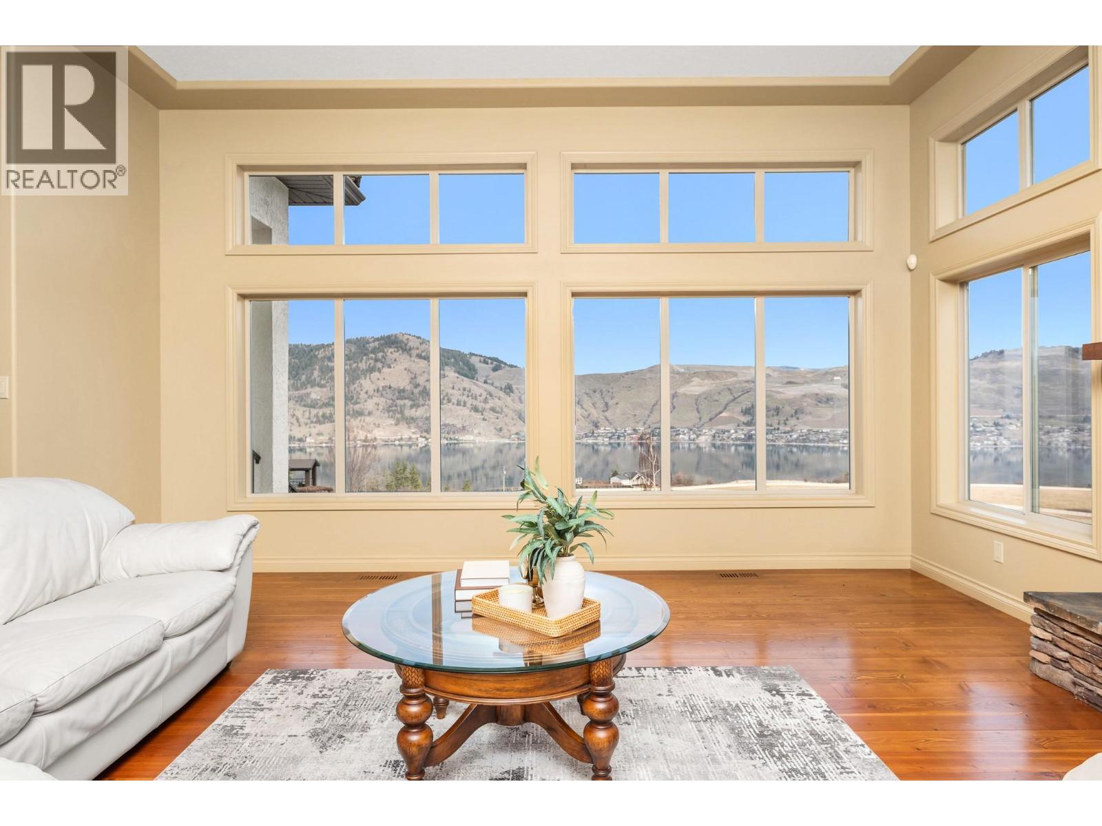 200 MELROSE COURT - 8