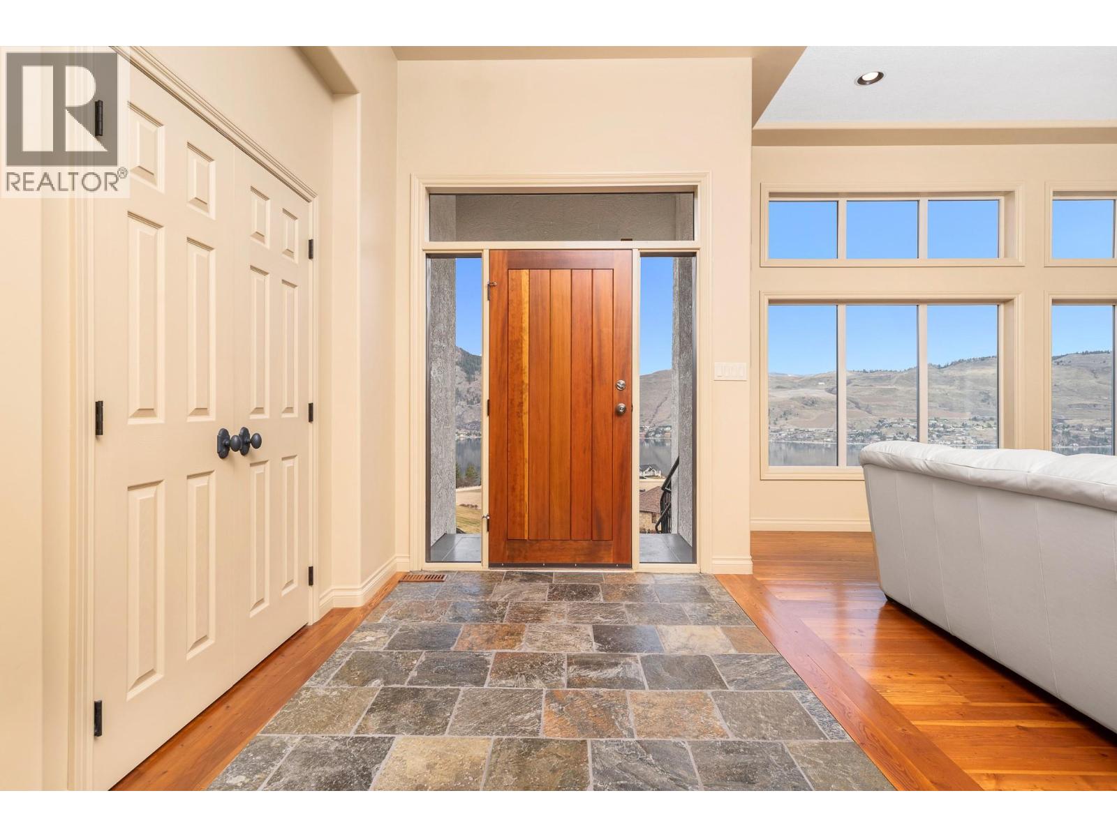 200 MELROSE COURT - 5