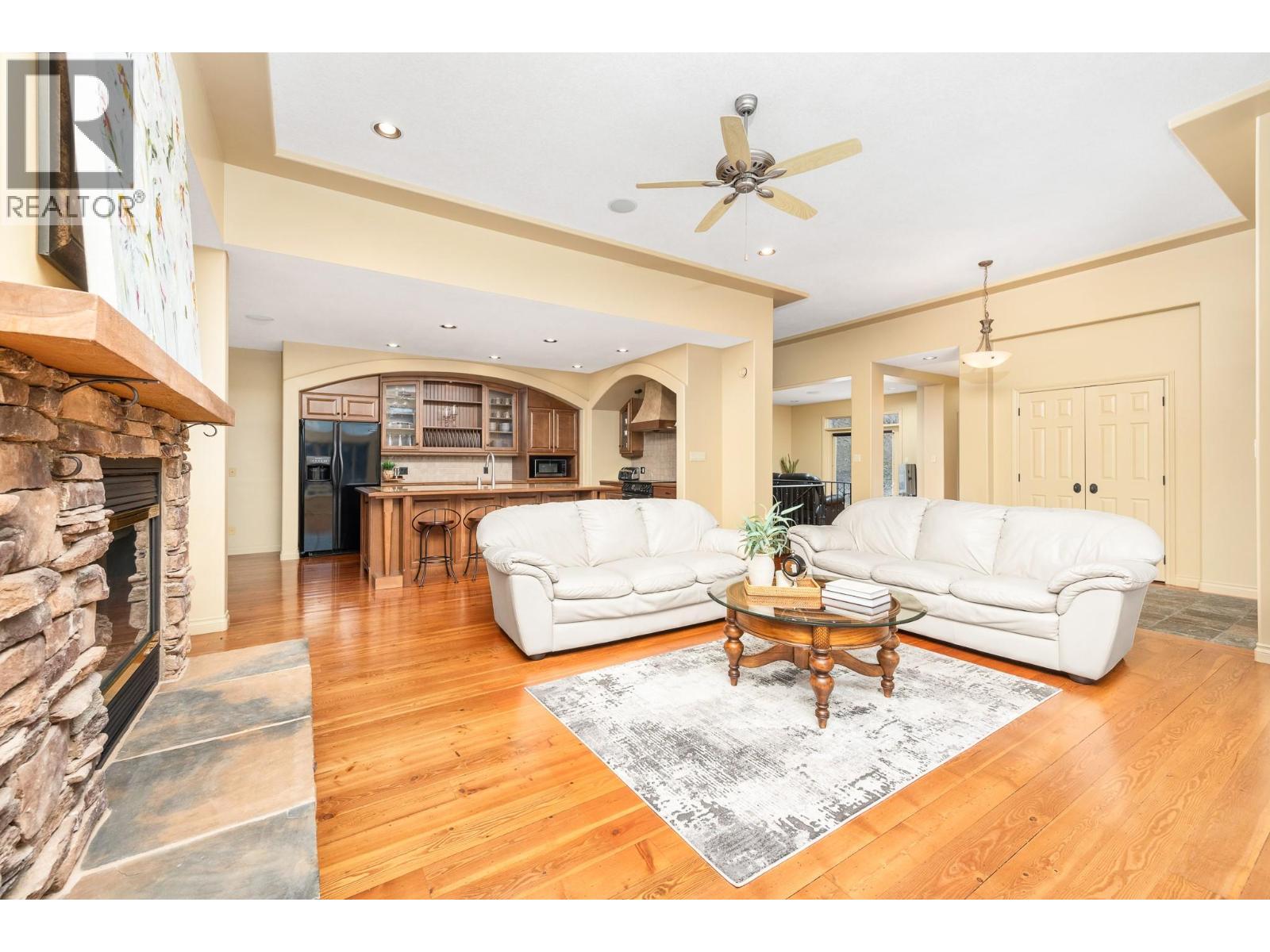 200 MELROSE COURT - 9