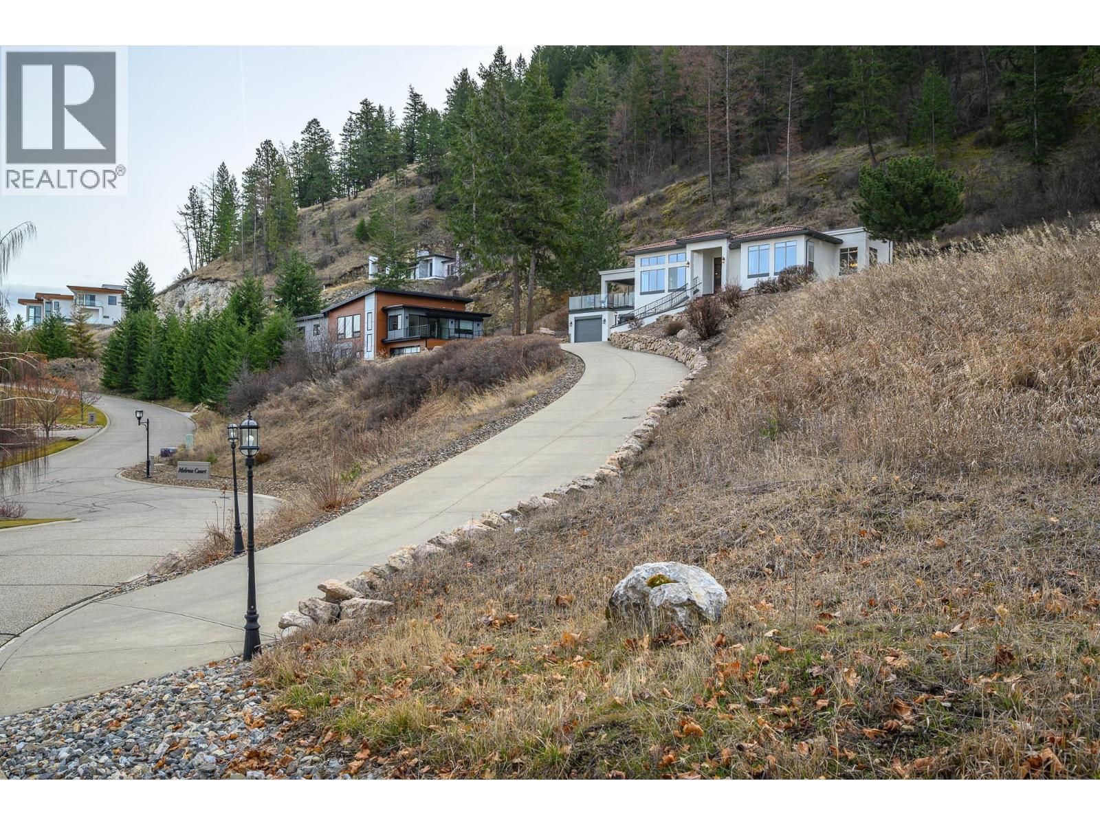 200 MELROSE COURT - 48