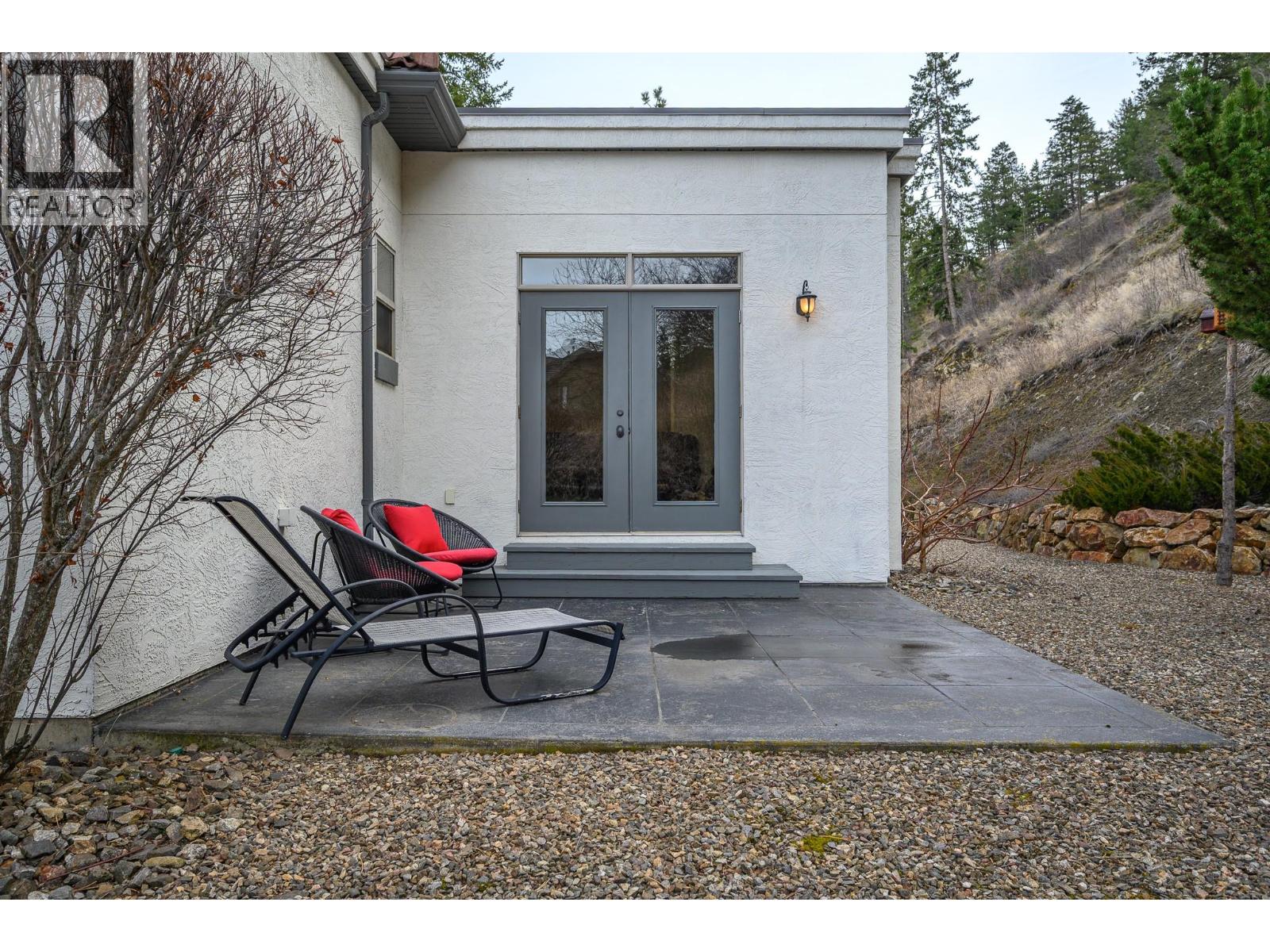 200 MELROSE COURT - 26