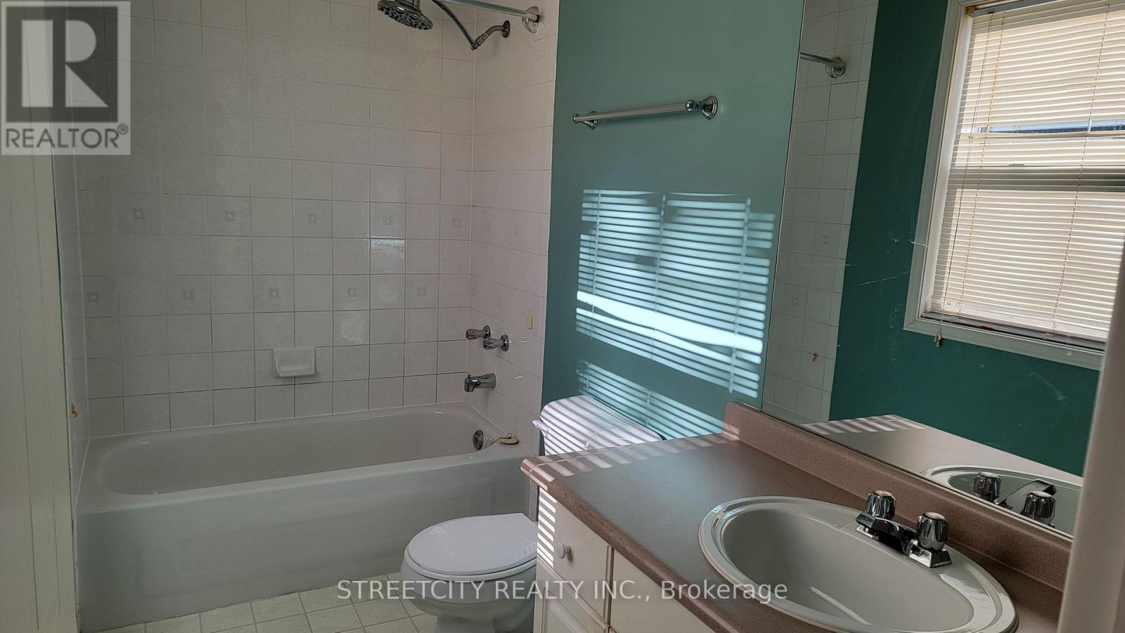 15 SANDRA ROAD — photo 7