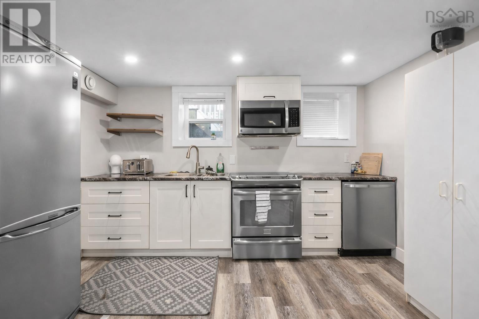 Property 28 of 38 of 6028/6030 Cunard Street