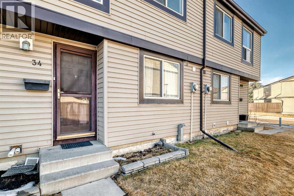 Single Family House for Sale in   Rundleson Road NE Rundle Calgary 