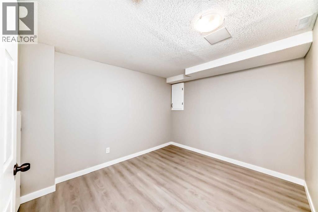 Single Family House for Sale in   Rundleson Road NE Rundle Calgary 