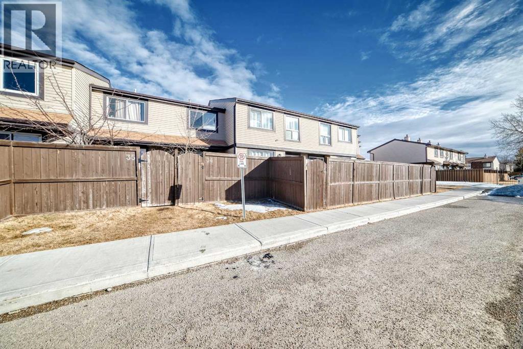 Single Family House for Sale in   Rundleson Road NE Rundle Calgary 